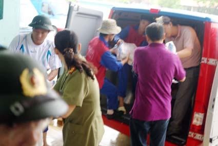 Chung sức hỗ trợ miền Trung - 3 Chung sức hỗ trợ miền Trung - 3