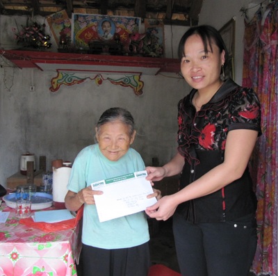 Mang hy vọng tới bà Hồ Thị Loan - 1