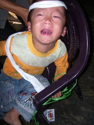 Ngằn ngặt tiếng khóc bốn em nhỏ mất mẹ trong lũ - 2