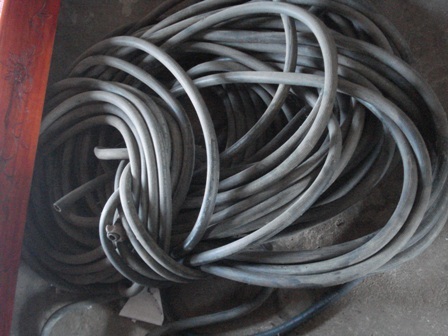 Bắt nhiều đối tượng phá hủy công trình thông tin liên lạc - 2