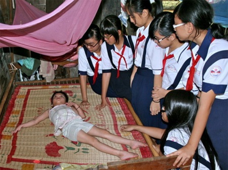 Bốn phương thuốc trị bạo lực học đường - 3 Bốn phương thuốc trị bạo lực học đường - 3