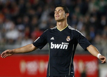 Real Madrid hòa bất lực trước Murcia - 3 Real Madrid hòa bất lực trước Murcia - 3