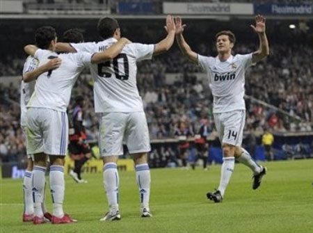 Messi và Ronaldo góp mặt ở ĐHTB vòng 8 La Liga - 2