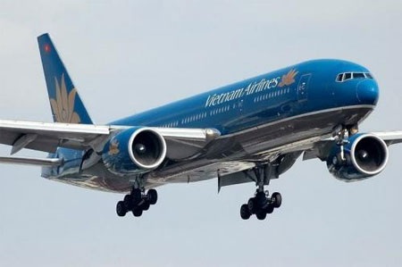 Vietnam Airlines vận chuyển miễn phí hàng cứu trợ miền Trung - 1
