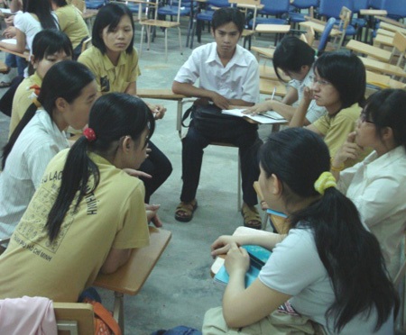 Nên cho trẻ khiếm thính học hòa nhập  - 1