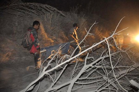 Núi lửa Indonesia phun trào, hàng chục người thiệt mạng - 2 Núi lửa Indonesia phun trào, hàng chục người thiệt mạng - 2