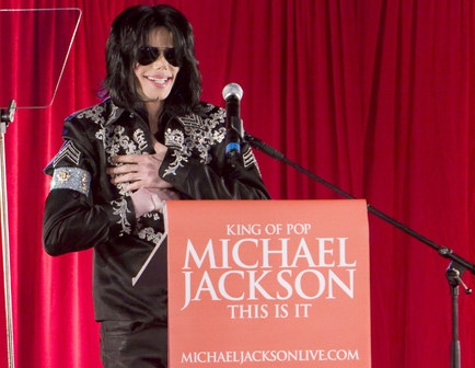 Michael Jackson vẫn kiếm bộn tiền - 1 Michael Jackson vẫn kiếm bộn tiền - 1