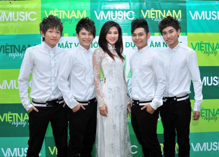 V.Music sánh đôi cùng mỹ nhân Việt - 10