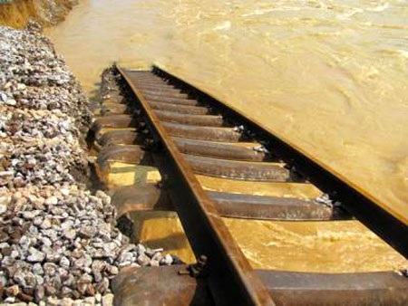 Chiều nay thông tàu toàn tuyến đường sắt Bắc - Nam - 1 Chiều nay thông tàu toàn tuyến đường sắt Bắc - Nam - 1