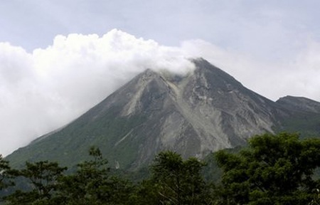 Cận cảnh sóng thần, núi lửa tàn phá Indonesia - 9