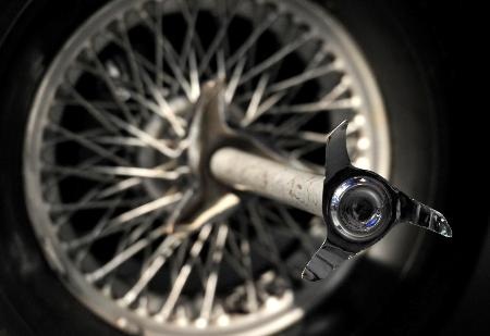 Aston Martin của James Bond chốt giá 4,1 triệu USD - 8 Aston Martin của James Bond chốt giá 4,1 triệu USD - 8