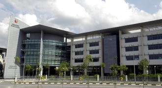 Singapore: Đuổi học 5 nam sinh vì hút thuốc ở trường - 1 Singapore: Đuổi học 5 nam sinh vì hút thuốc ở trường - 1