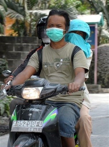 Cận cảnh sóng thần, núi lửa tàn phá Indonesia - 14