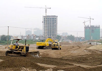 “Sốc” với giá đất dọc đường Lê Văn Lương - 1 “Sốc” với giá đất dọc đường Lê Văn Lương - 1