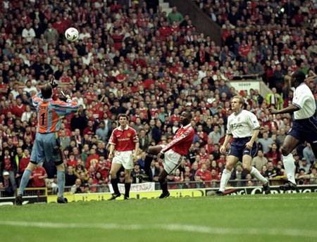 Những cuộc chạm trán đáng nhớ giữa Tottenham và MU - 3 Những cuộc chạm trán đáng nhớ giữa Tottenham và MU - 3