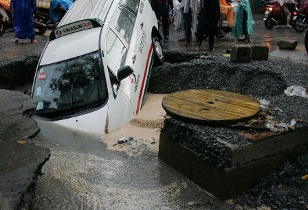 “Hố tử thần” và “hố trách nhiệm” - 1