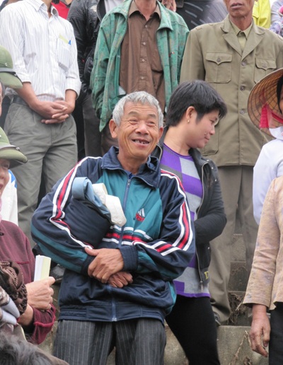 Mang nụ cười đến với bà con vùng lũ - 4