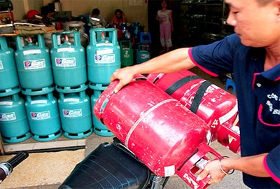 Giá gas tăng 25.000 đồng/bình 12kg - 1 Giá gas tăng 25.000 đồng/bình 12kg - 1