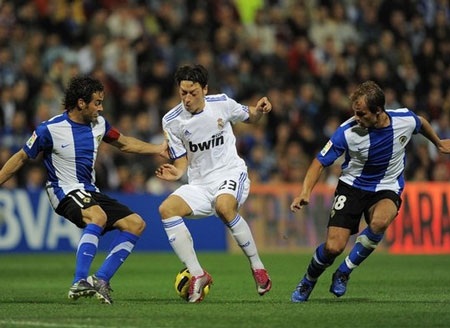 C. Ronaldo giúp Real Madrid ngược dòng hạ Hercules - 1