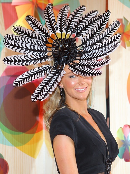 Người đẹp “đọ mũ” trong ngày hội Victoria Derby Day - 7 Người đẹp “đọ mũ” trong ngày hội Victoria Derby Day - 7
