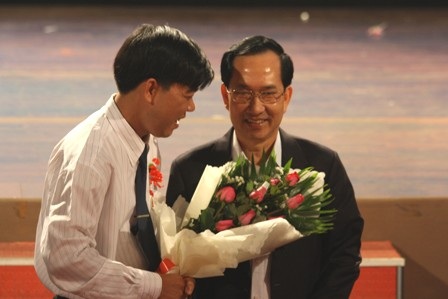 Học bổng 1&1 - ân tình của người cho và người nhận - 2