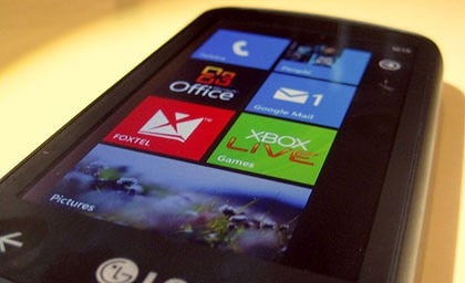 Microsoft tặng gần 90.000 điện thoại Windows Phone 7 cho nhân viên - 1 Microsoft tặng gần 90.000 điện thoại Windows Phone 7 cho nhân viên - 1