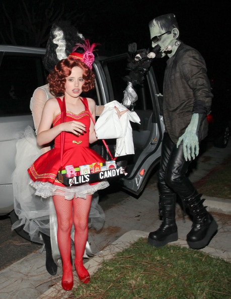 Thêm ảnh “sao” chơi Halloween - 17