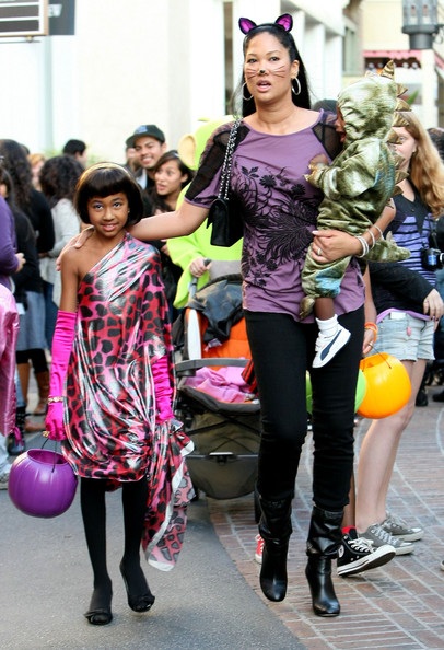 Thêm ảnh “sao” chơi Halloween - 24