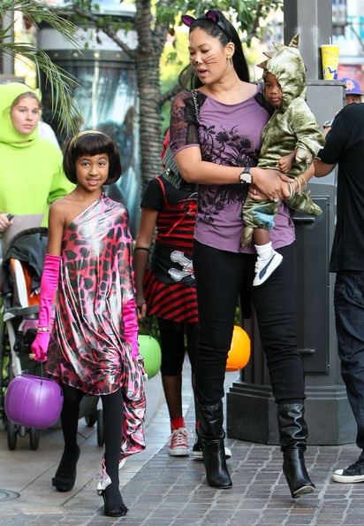 Thêm ảnh “sao” chơi Halloween - 25