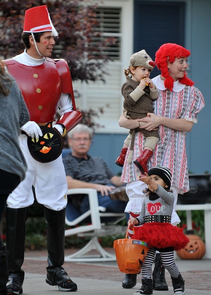 Thêm ảnh “sao” chơi Halloween - 20