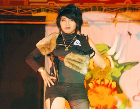 Ấn tượng đêm Halloween của SV ĐH Thăng Long - 16