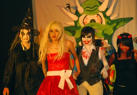 Ấn tượng đêm Halloween của SV ĐH Thăng Long - 10