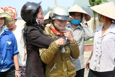 Ấm lòng dân Hà Tĩnh với 1.000 suất quà nặng tình người - 4