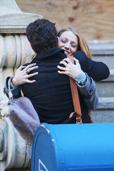 Blake Lively, Penn Badgley: Vẫn thân thiết tại trường quay - 5 Blake Lively, Penn Badgley: Vẫn thân thiết tại trường quay - 5