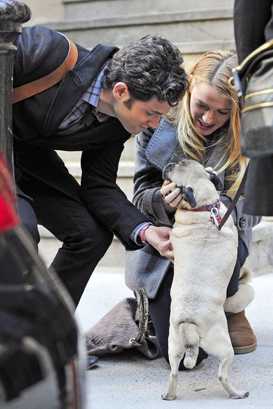 Blake Lively, Penn Badgley: Vẫn thân thiết tại trường quay - 11 Blake Lively, Penn Badgley: Vẫn thân thiết tại trường quay - 11