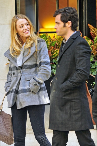 Blake Lively, Penn Badgley: Vẫn thân thiết tại trường quay - 13 Blake Lively, Penn Badgley: Vẫn thân thiết tại trường quay - 13