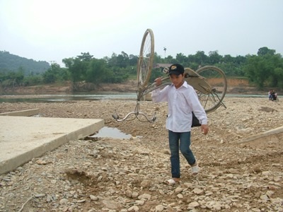 Gian nan đường về bản Rào Tre sau lũ - 12