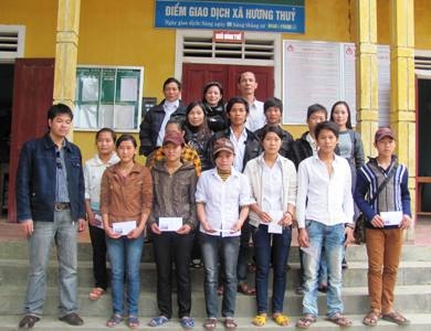 Hà Tĩnh: Tiếp sức học sinh vùng lũ - 1