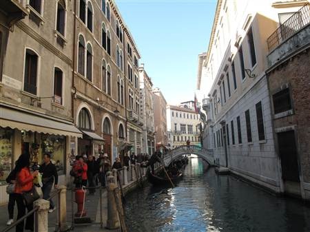 Venice - sông nước hữu tình - 12 http://dantri.vcmedia.vn/Uploaded/2010/11/03/Venice_anh%2013.jpg