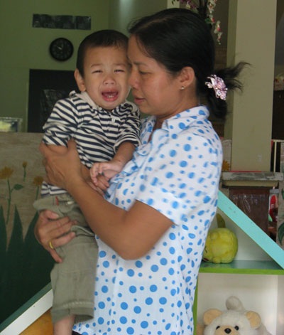 Bé 19 tháng tuổi bị bỏ rơi tại cơ sở mầm non - 1 Bé 19 tháng tuổi bị bỏ rơi tại cơ sở mầm non - 1