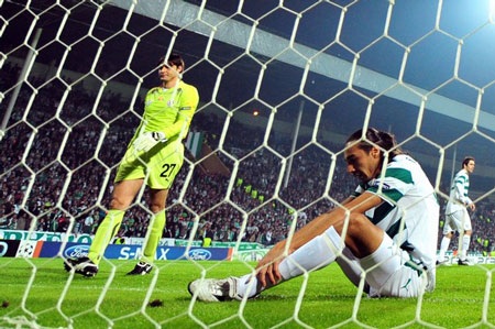 MU đại thắng trên đất Thổ Nhĩ Kỳ - 2