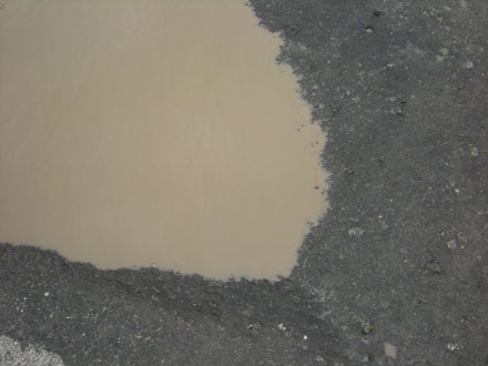 “Hố đen” giăng bẫy trên quốc lộ 1A - 5 “Hố đen” giăng bẫy trên quốc lộ 1A - 5