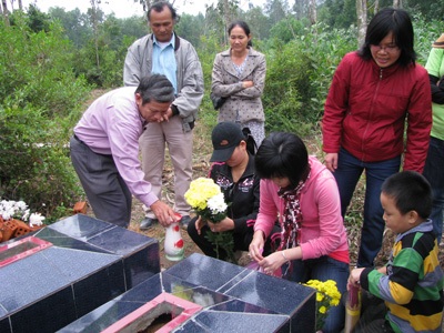 Các mẹ của Nhân Ái mang yêu thương đến trẻ mồ côi huyện Quế Sơn - 3 Các mẹ của Nhân Ái mang yêu thương đến trẻ mồ côi huyện Quế Sơn - 3