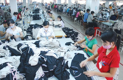 Bắt đầu tăng lương tối thiểu tại doanh nghiệp từ 1/1/2011 - 1 Bắt đầu tăng lương tối thiểu tại doanh nghiệp từ 1/1/2011 - 1