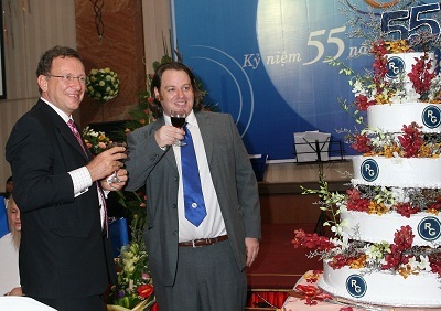 Mối ân tình 55 năm - gian khó và yêu thương - 2