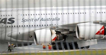 Siêu cơ A380 vỡ đuôi ở Indonesia, hạ cánh khẩn xuống Singapore - 3 Siêu cơ A380 vỡ đuôi ở Indonesia, hạ cánh khẩn xuống Singapore - 3