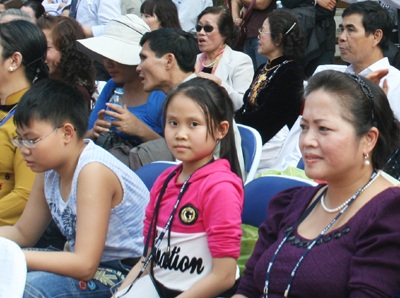 Đẩy mạnh việc dạy và học tiếng Việt cho bà con kiều bào - 2 Đẩy mạnh việc dạy và học tiếng Việt cho bà con kiều bào - 2