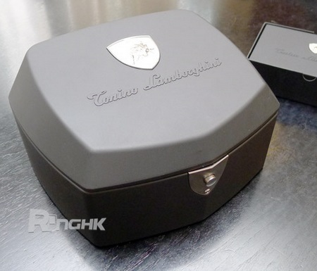 Điện thoại dành cho tín đồ siêu xe Lamborghini Gallardo Spyder - 2