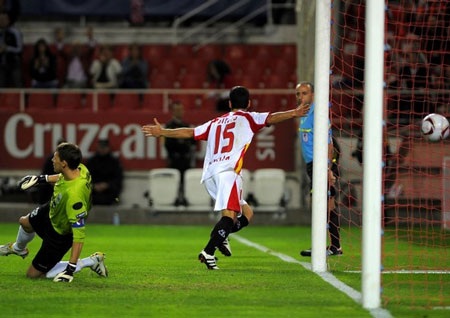 Atletico, Sevilla giành trọn 3 điểm, Villarreal gây thất vọng lớn - 3