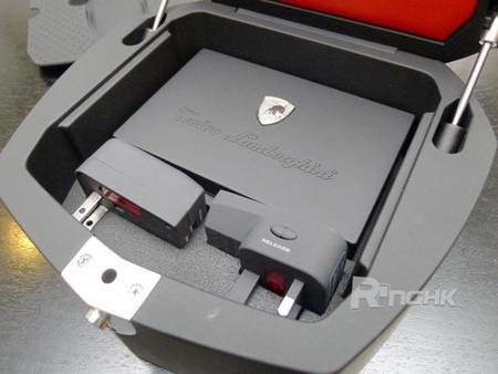 Điện thoại dành cho tín đồ siêu xe Lamborghini Gallardo Spyder - 4